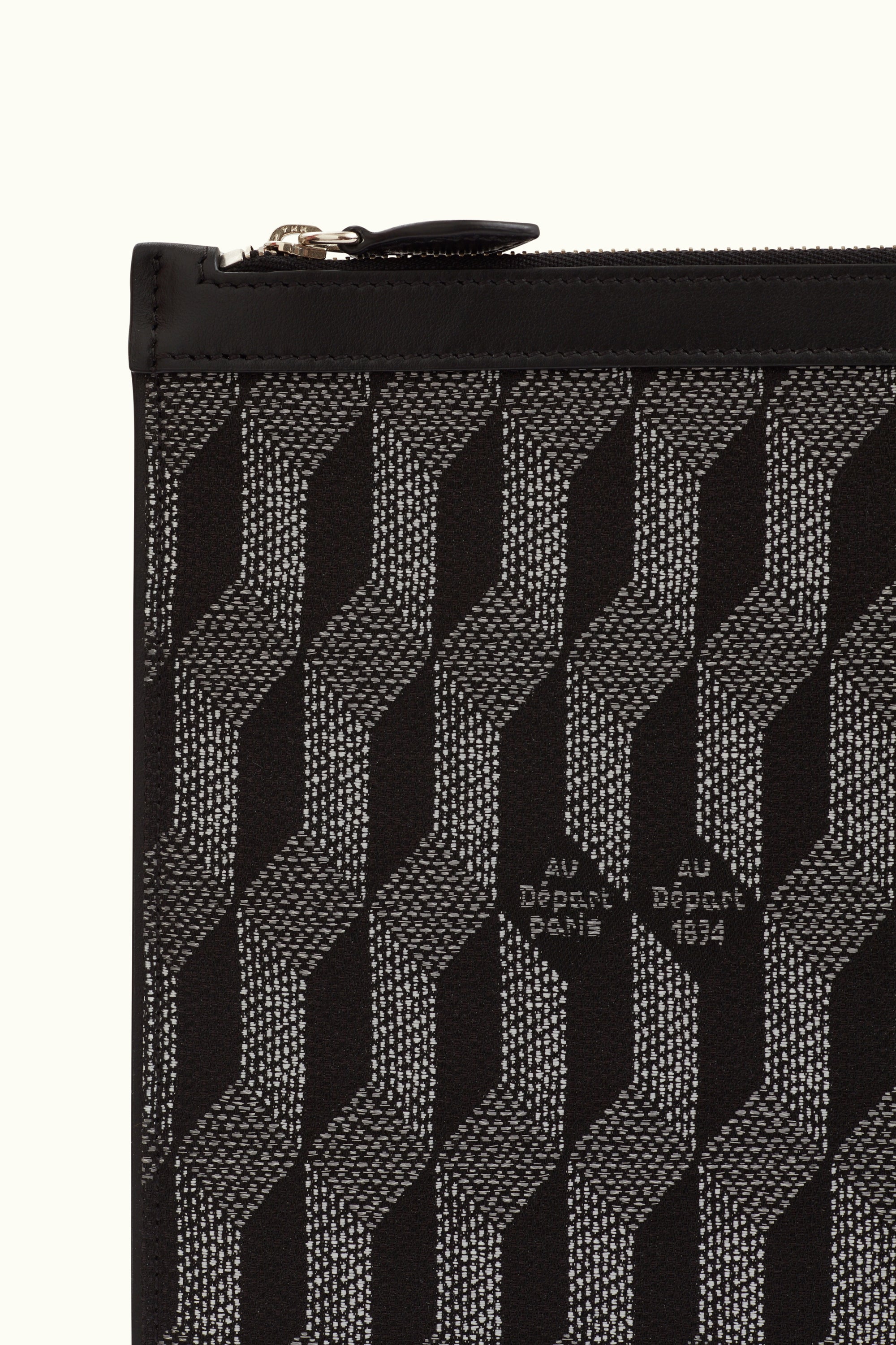 La Pochette XXL Jacquard Réfléchissant